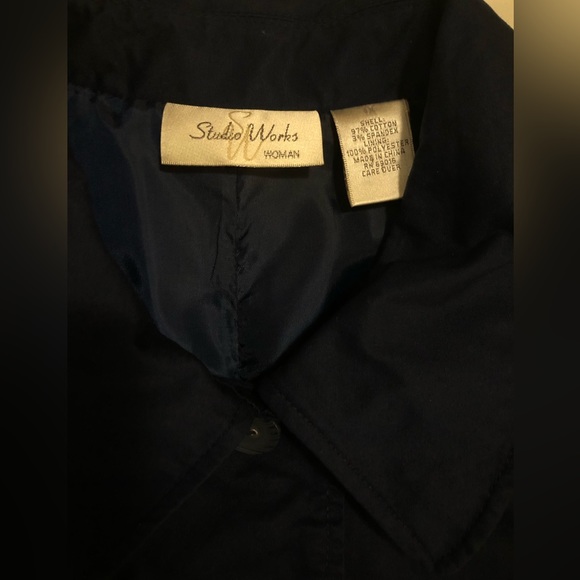 Studio Works navy blue jacket; wonderful button accents at wrists & back, 1X - Picture 3 of 11